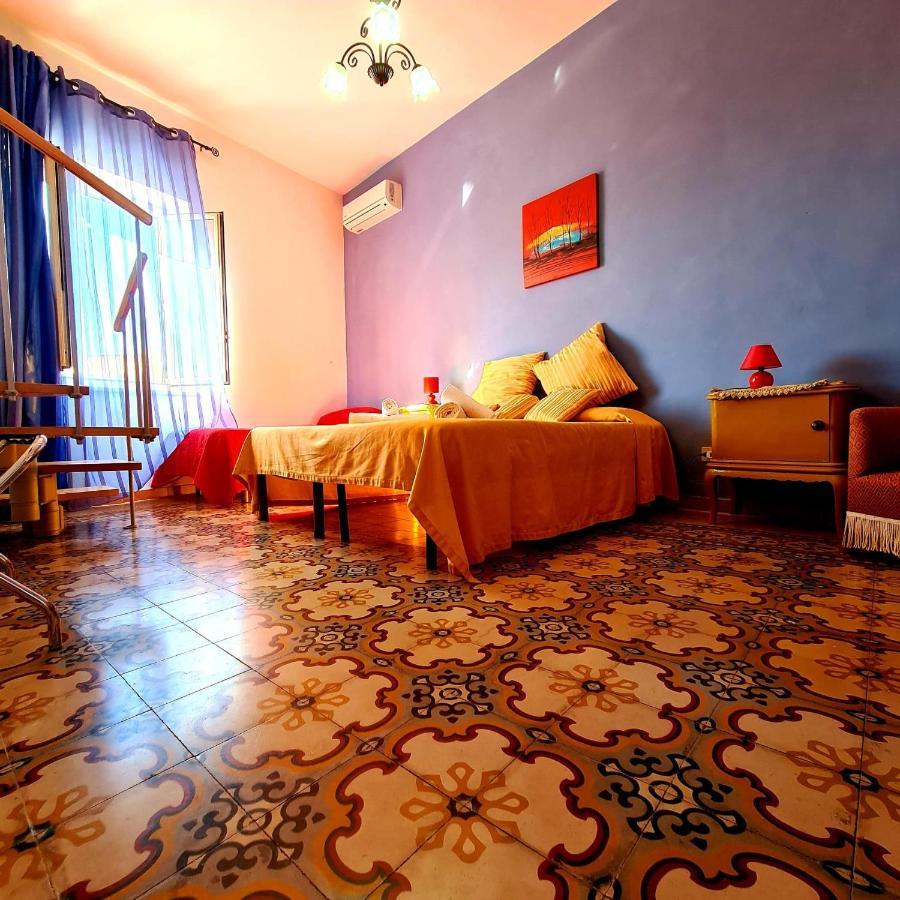 Bed and Breakfast Due Passi Dal Centro Марсала Екстер'єр фото