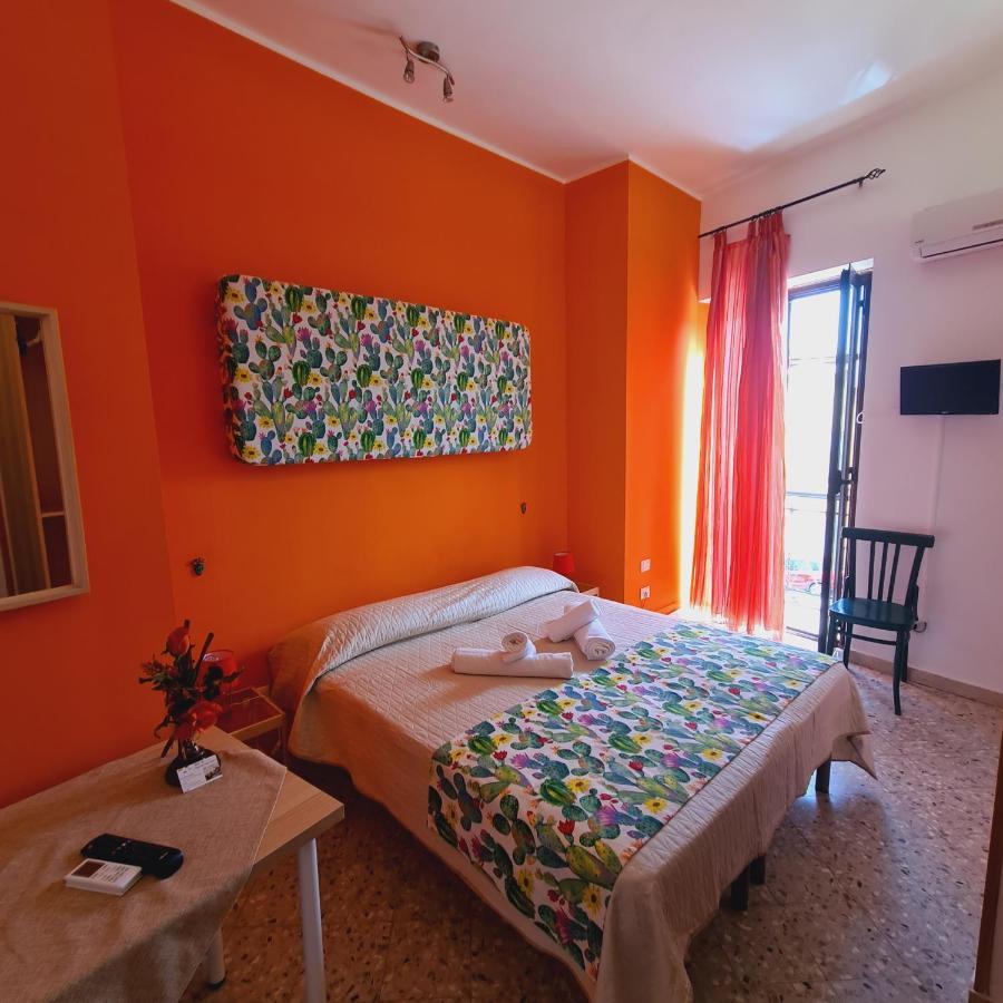 Bed and Breakfast Due Passi Dal Centro Марсала Екстер'єр фото
